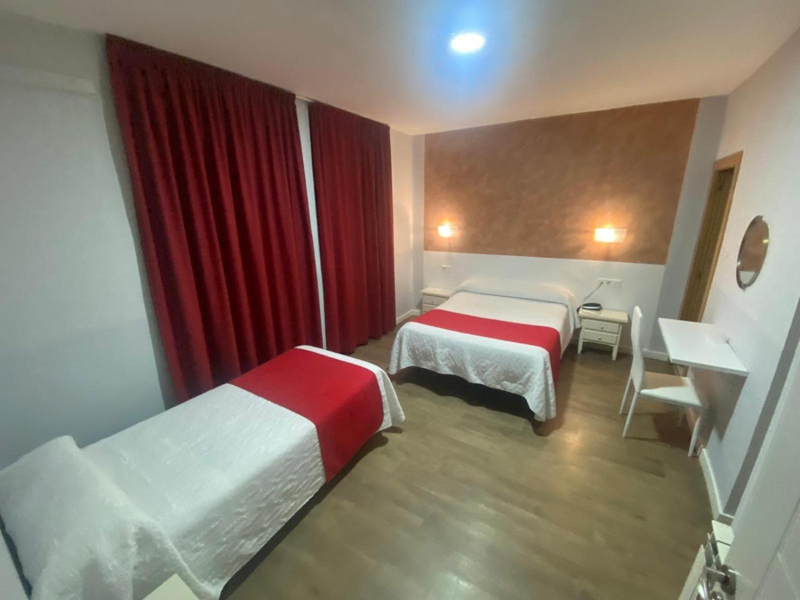 Hostal Sonia Granada Luaran gambar