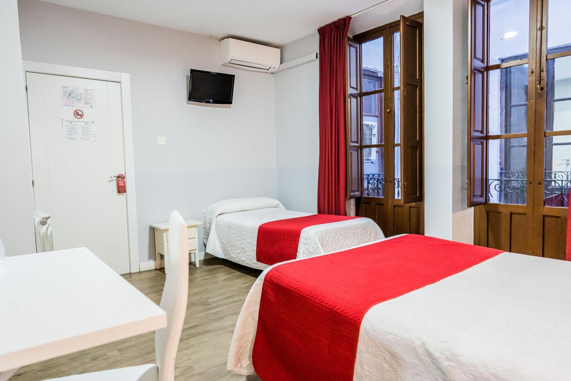 Hostal Sonia Granada Luaran gambar