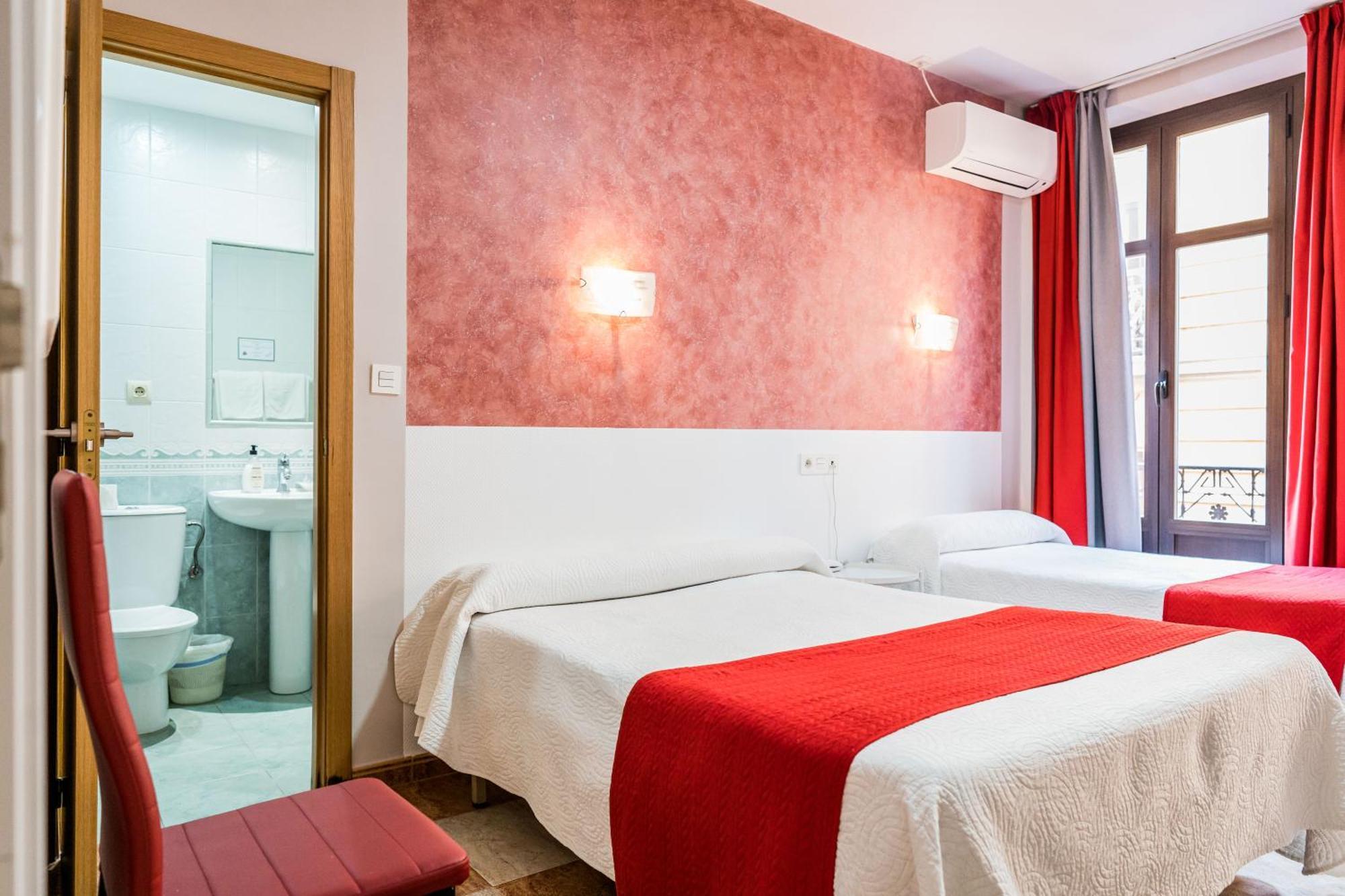 Hostal Sonia Granada Luaran gambar
