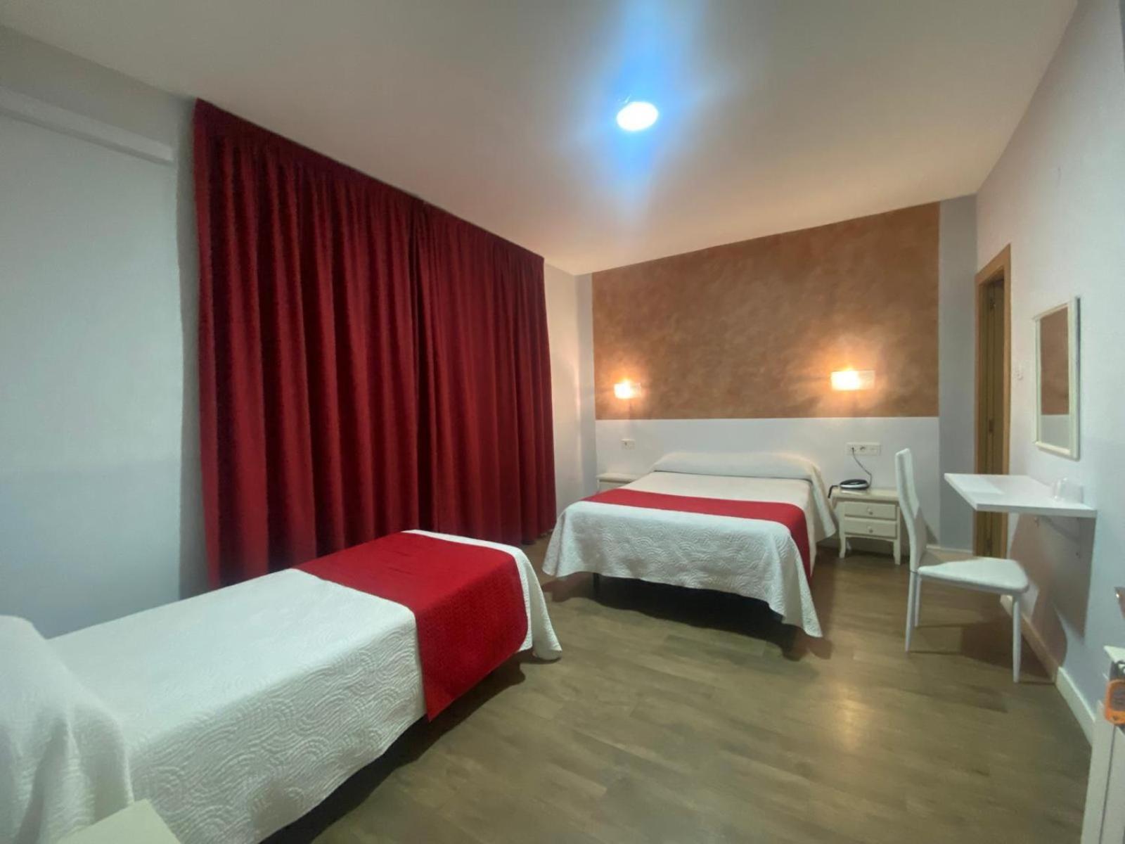 Hostal Sonia Granada Luaran gambar